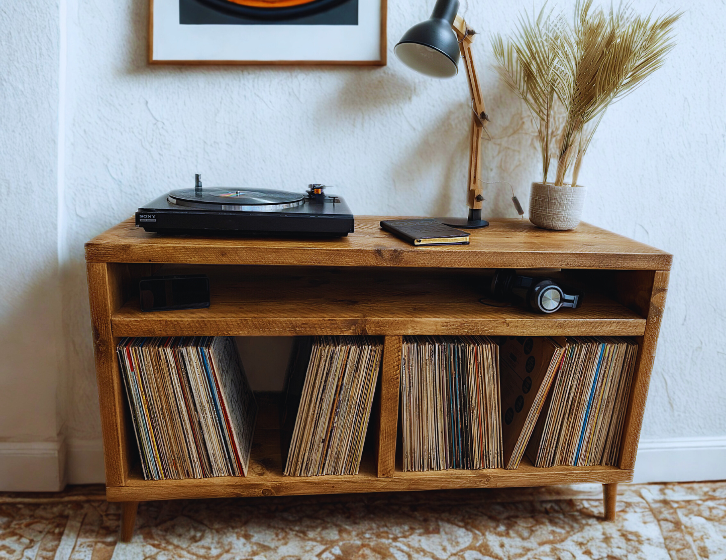 Grynberg – Vinyl Storage Cabinet with Amp Shelf (Medium Oak, 100cm , Metal rails)