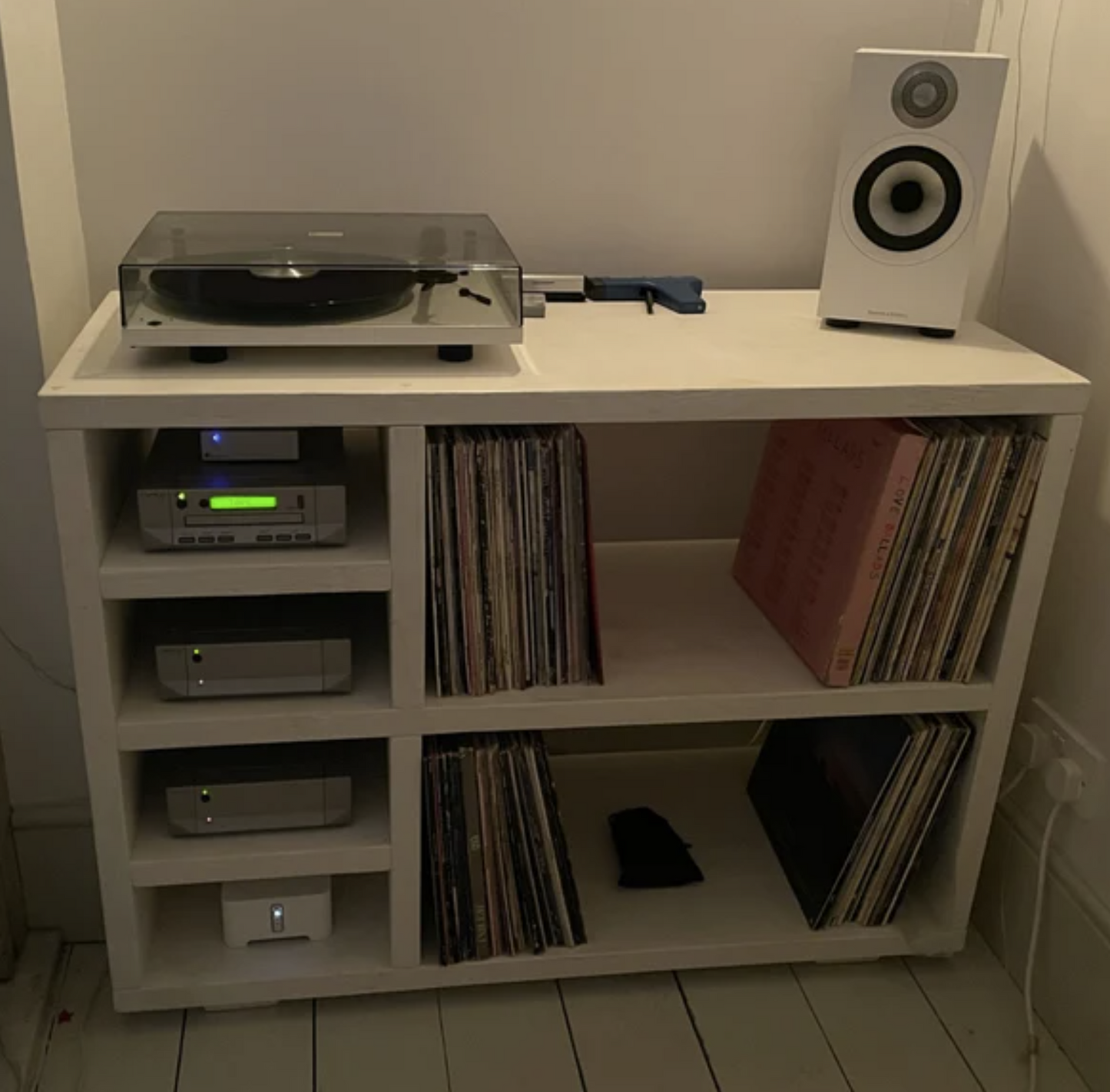 Ecknor – Vinyl Record & CD Storage Cabinet