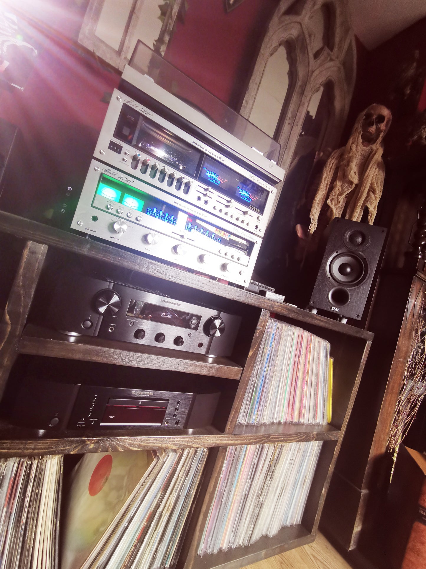 Krodel – Two-Tier DJ Vinyl Storage Cabinet with Amp Shelf