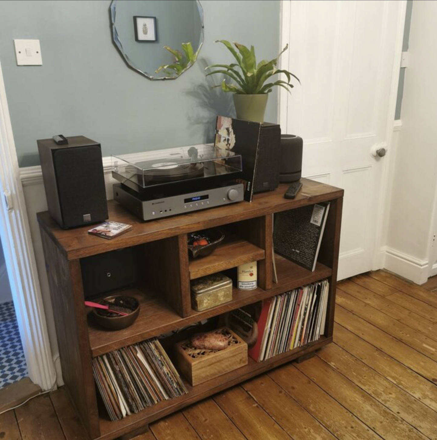 Krodel – Two-Tier DJ Vinyl Storage Cabinet with Amp Shelf