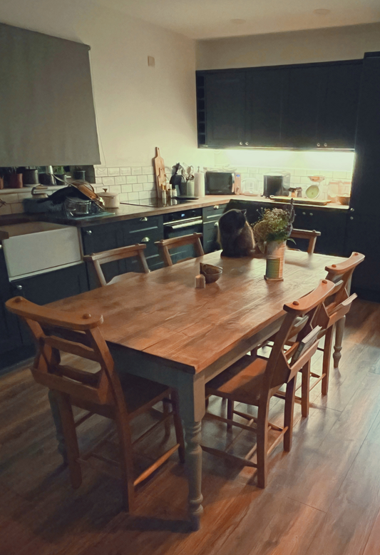 Stahven – Reclaimed Style Farmhouse Table